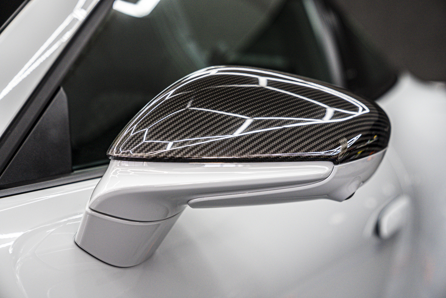 ポルシェ911 Targa 4 GTS カーボンサイドパーツ PPF